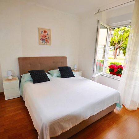 Apartment Leo Umag Exterior photo