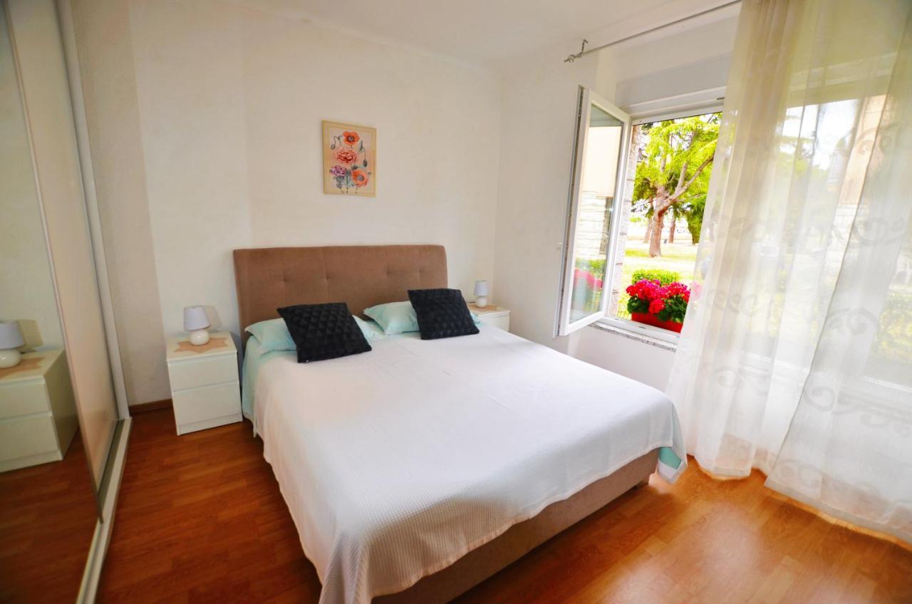 Apartment Leo Umag Exterior photo