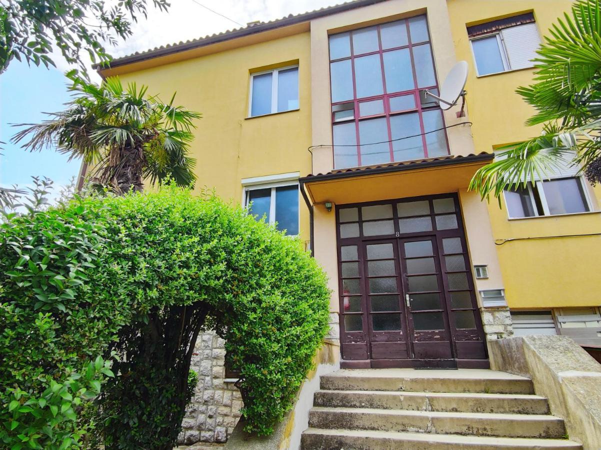 Apartment Leo Umag Exterior photo