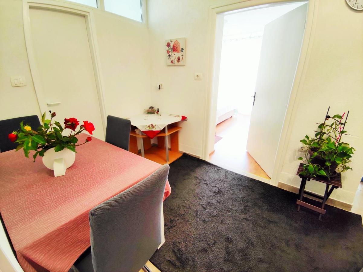 Apartment Leo Umag Exterior photo