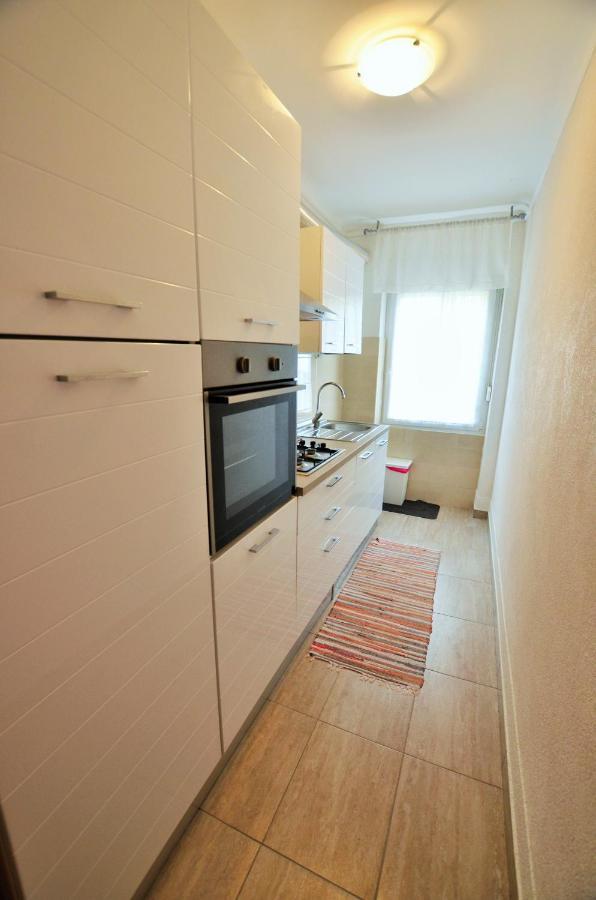 Apartment Leo Umag Exterior photo